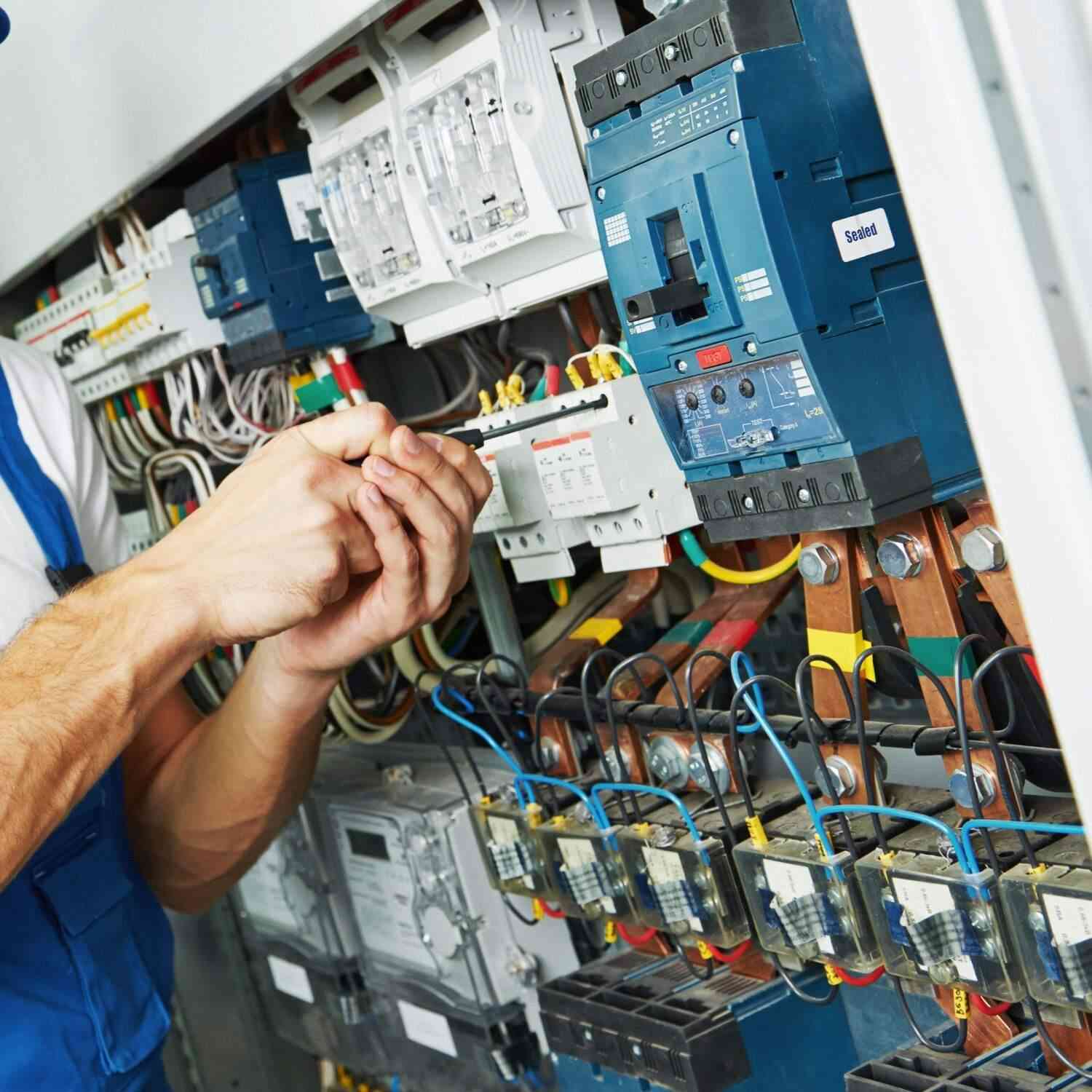best electrical contractor - Монтаж электрооборудования